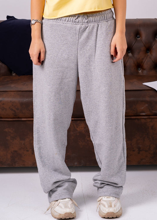 grey sweatpants