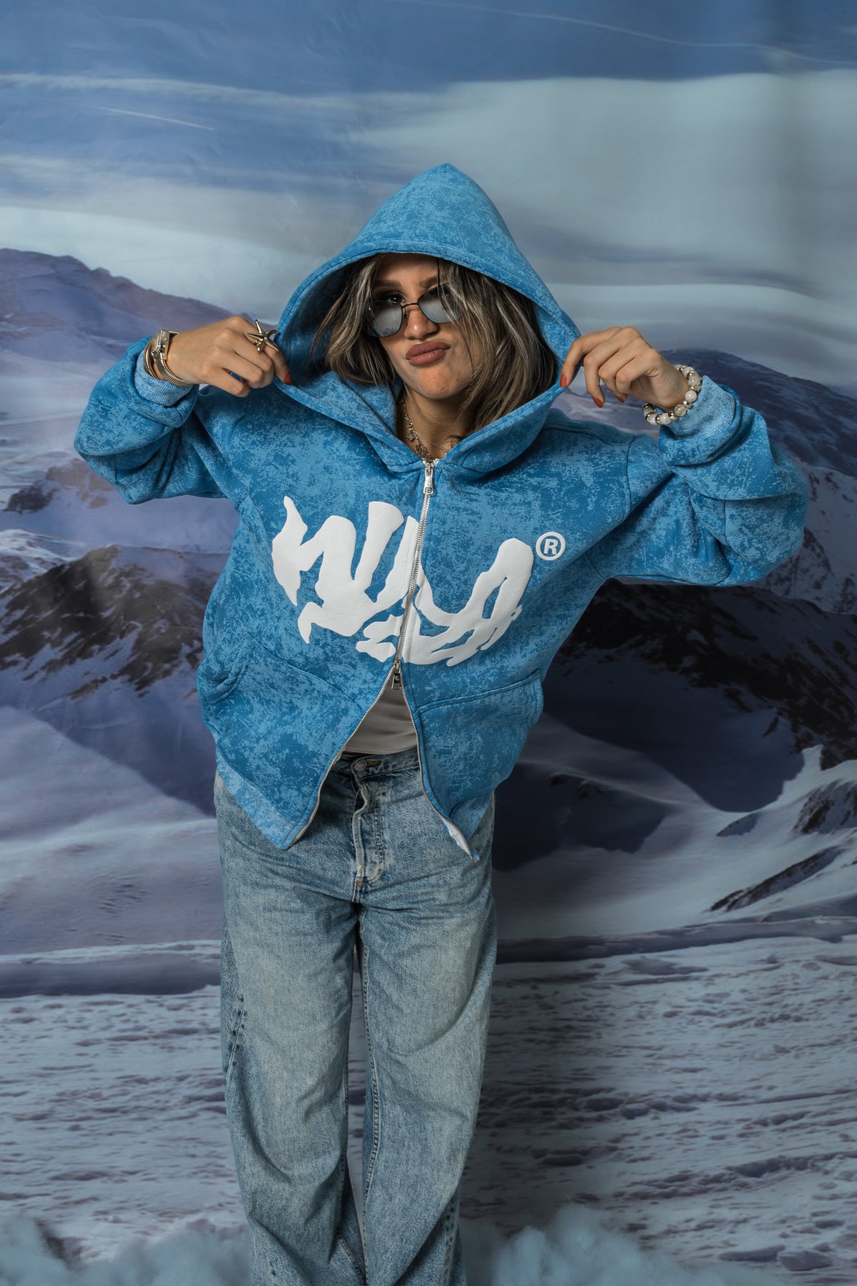 aura zipup blue