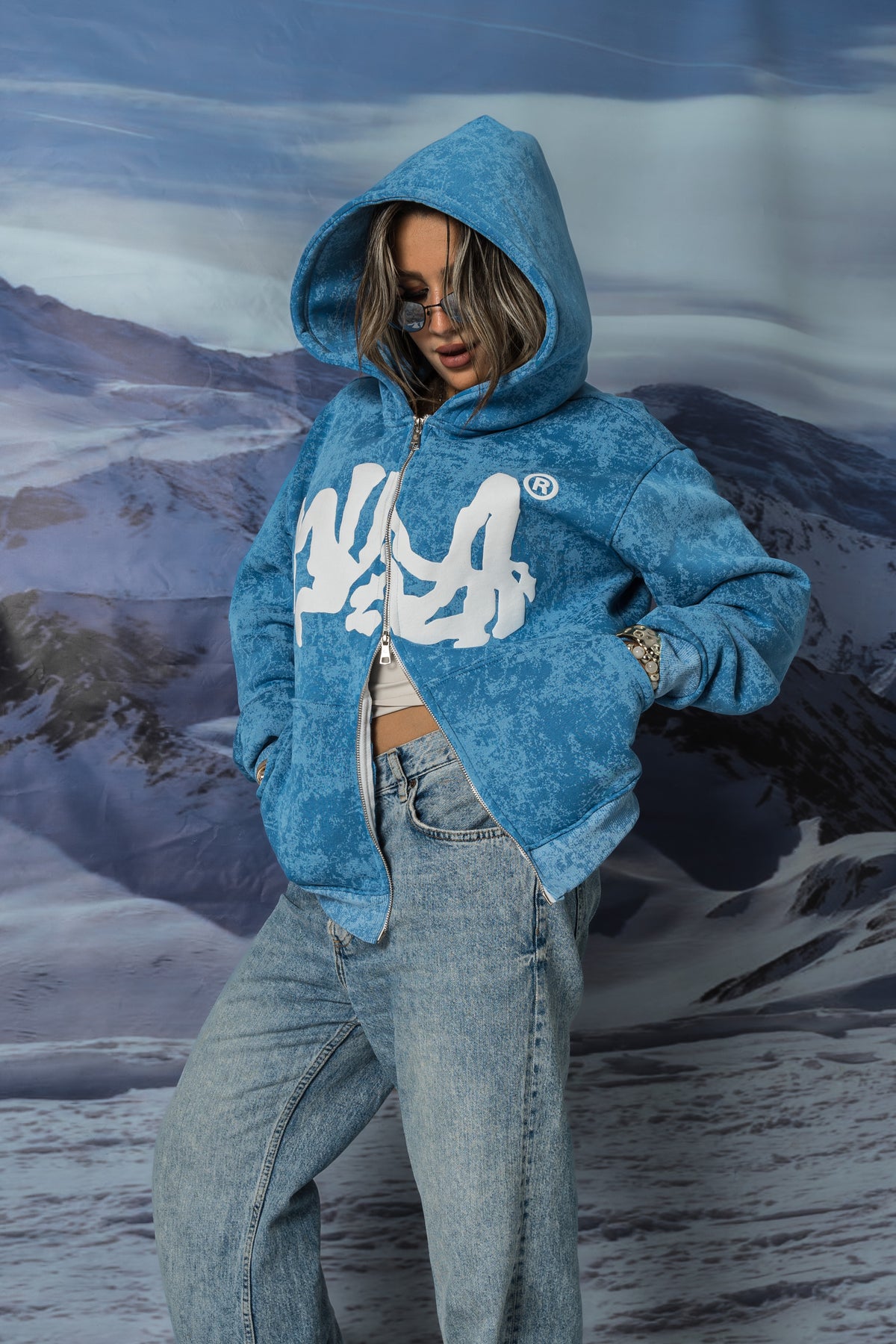 aura zipup blue